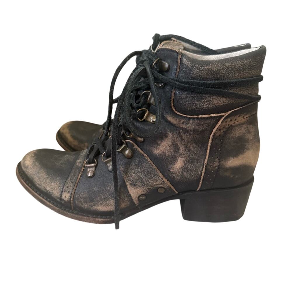 Freebird by Steven Gage Worn Look Boots Women’s 7